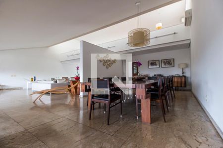 Casa de condomínio à venda com 1100m², 5 quartos e 6 vagasSala