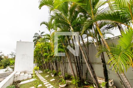 Casa de condomínio à venda com 1100m², 5 quartos e 6 vagasQuintal