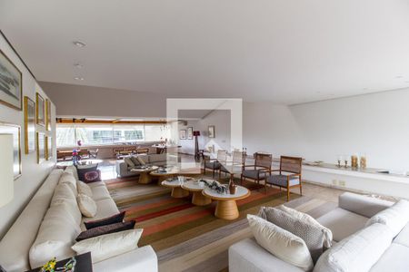 Casa de condomínio à venda com 1100m², 5 quartos e 6 vagasSala