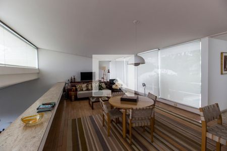 Casa de condomínio à venda com 1100m², 5 quartos e 6 vagasDetalhe Sala