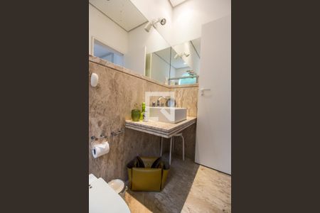 Casa de condomínio à venda com 1100m², 5 quartos e 6 vagasBanheiro da Suíte 2