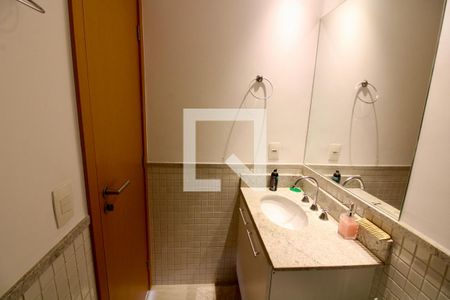 Apartamento à venda com 72m², 2 quartos e 2 vagas Apartamento à venda com 72m², 2 quartos e 2 vagasBanheiro da Suíte