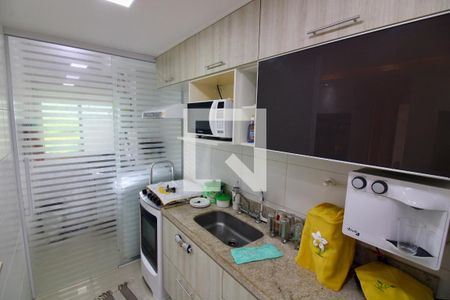 Apartamento à venda com 72m², 2 quartos e 2 vagas Apartamento à venda com 72m², 2 quartos e 2 vagasCozinha