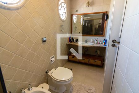 Apartamento à venda com 230m², 4 quartos e 2 vagasSuíte 1, banheiro 