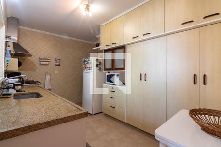 Apartamento à venda com 230m², 4 quartos e 2 vagasCozinha 