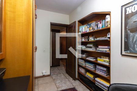 Apartamento à venda com 230m², 4 quartos e 2 vagasQuarto 2