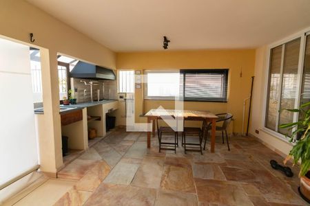 Apartamento à venda com 230m², 4 quartos e 2 vagasChurrasqueira