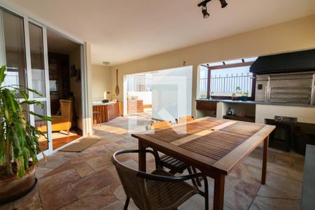Apartamento à venda com 230m², 4 quartos e 2 vagasChurrasqueira