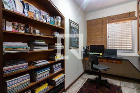 Apartamento à venda com 230m², 4 quartos e 2 vagasQuarto 2