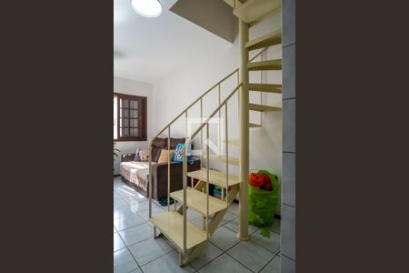 Sala de casa de condomínio para alugar com 2 quartos, 73m² em Vila Nova, Porto Alegre