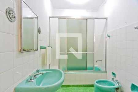 Casa à venda com 513m², 3 quartos e 5 vagasCasa 2 - banheiro