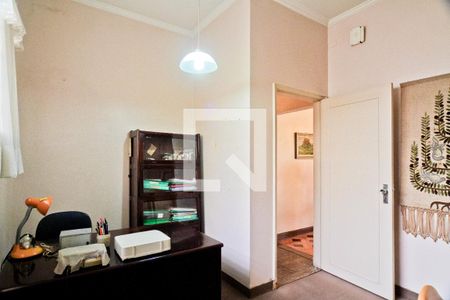 Casa à venda com 513m², 3 quartos e 5 vagasEscritório