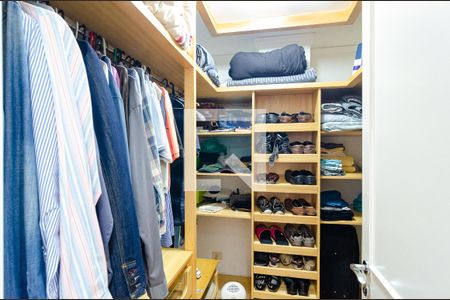 Casa de condomínio à venda com 270m², 4 quartos e 3 vagasCloset da Suíte 1