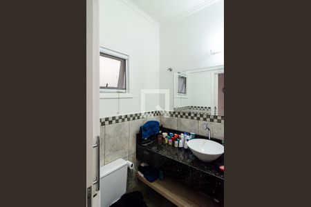 Casa de condomínio à venda com 270m², 4 quartos e 3 vagasLavabo