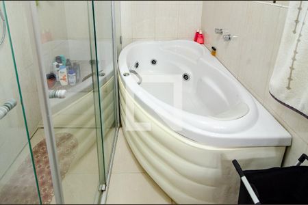 Casa de condomínio à venda com 270m², 4 quartos e 3 vagasBanheiro da Suíte 1