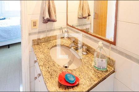 Casa de condomínio à venda com 270m², 4 quartos e 3 vagasBanheiro da Suíte 2