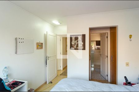 Casa de condomínio à venda com 270m², 4 quartos e 3 vagasSuíte 2