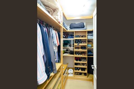 Casa de condomínio à venda com 270m², 4 quartos e 3 vagasCloset da Suíte 1