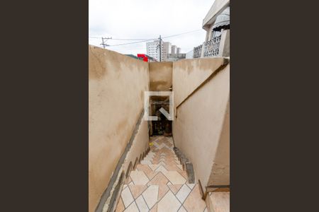 Casa para alugar com 70m², 2 quartos e sem vaga Casa para alugar com 70m², 2 quartos e sem vagaEscada