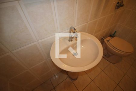 Casa à venda com 192m², 3 quartos e 4 vagasBanheiro da Área de Serviço