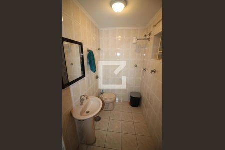 Casa à venda com 192m², 3 quartos e 4 vagasBanheiro da Área de Serviço