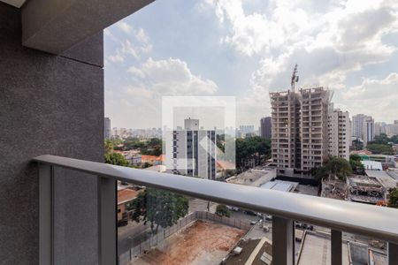 Varanda de kitnet/studio para alugar com 1 quarto, 31m² em Indianópolis, São Paulo