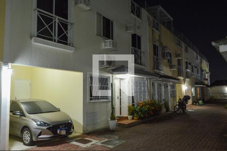 Casa de condomínio à venda com 164m², 3 quartos e 1 vagaFachada