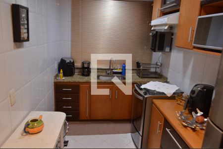 Casa de condomínio à venda com 164m², 3 quartos e 1 vagaCozinha 