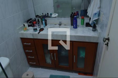 Casa de condomínio à venda com 164m², 3 quartos e 1 vagaBanheiro 