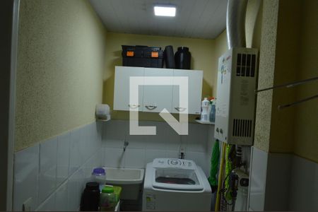 Casa de condomínio à venda com 164m², 3 quartos e 1 vagaÁrea de Serviço