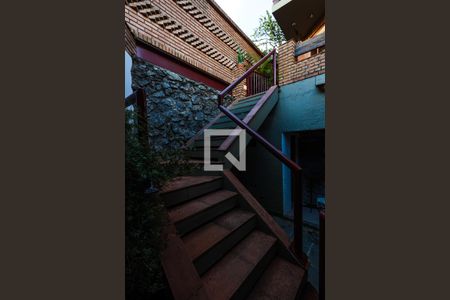 Casa para alugar com 350m², 3 quartos e 2 vagasEntrada da casa / Escada para o 1º andar