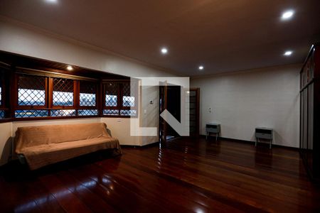 Casa para alugar com 350m², 3 quartos e 2 vagas2º andar - Suíte