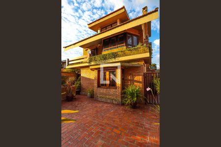 Casa para alugar com 350m², 3 quartos e 2 vagasSacada do 1º andar