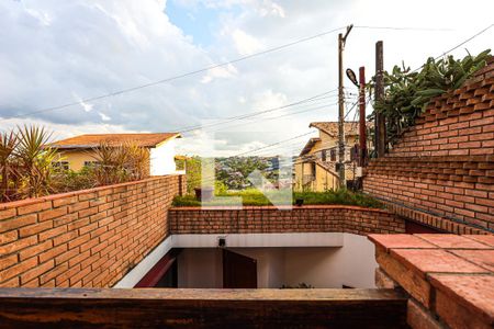 Casa para alugar com 350m², 3 quartos e 2 vagasSacada do 1º andar