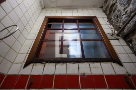 Casa para alugar com 350m², 3 quartos e 2 vagasTérreo - banheiro - janela