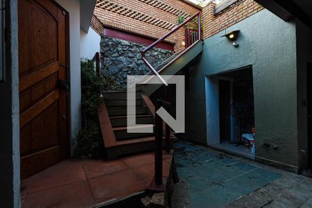 Casa para alugar com 350m², 3 quartos e 2 vagasTérreo - Entrada / Depósito / BanheiroGaragem