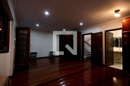 Casa para alugar com 350m², 3 quartos e 2 vagas2º andar - Suíte