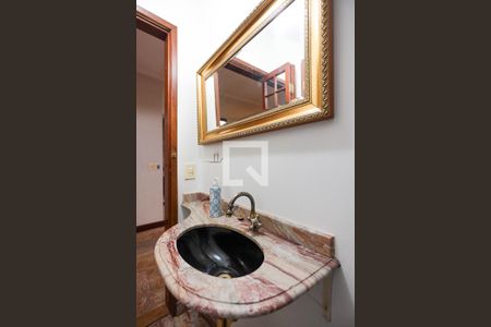 Casa para alugar com 350m², 3 quartos e 2 vagasDetalhes do lavabo
