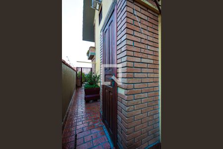 Casa para alugar com 350m², 3 quartos e 2 vagasCorredor lateral externo