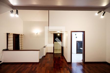 Casa para alugar com 350m², 3 quartos e 2 vagas3º andar - Sala íntima 