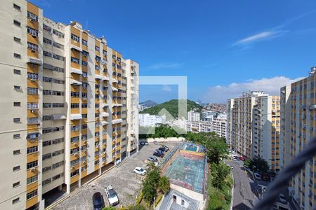 Apartamento à venda com 71m², 2 quartos e 1 vaga Apartamento à venda com 71m², 2 quartos e 1 vagaVista