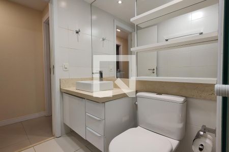 Apartamento à venda com 75m², 2 quartos e 1 vaga Apartamento à venda com 75m², 2 quartos e 1 vagaBanheiro Social