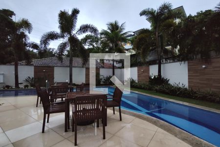 Apartamento à venda com 75m², 2 quartos e 1 vaga Apartamento à venda com 75m², 2 quartos e 1 vagaÁrea comum - Piscina