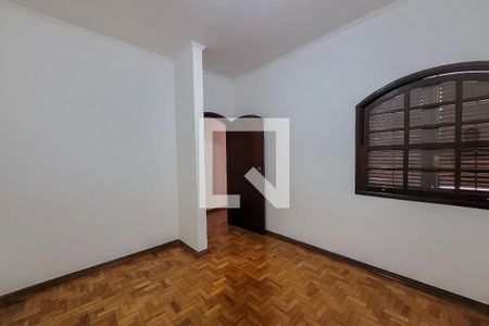 Casa à venda com 212m², 3 quartos e 2 vagasQuarto 1