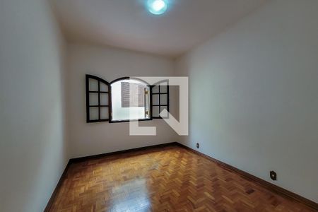Casa à venda com 212m², 3 quartos e 2 vagasQuarto 2