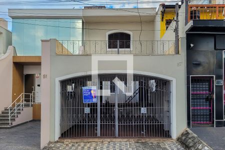 Casa à venda com 212m², 3 quartos e 2 vagasFachada