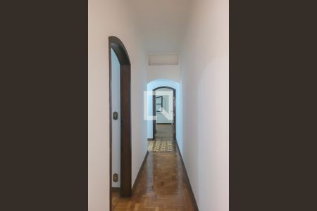 Casa à venda com 212m², 3 quartos e 2 vagasCorredor