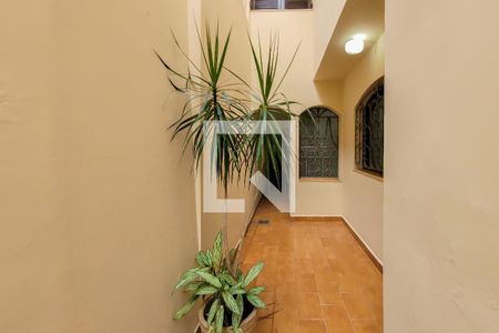 Casa à venda com 212m², 3 quartos e 2 vagasCorredor