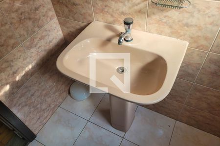 Casa à venda com 212m², 3 quartos e 2 vagasBanheiro Social