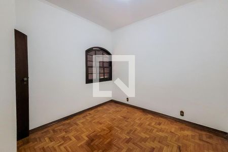 Casa à venda com 212m², 3 quartos e 2 vagasQuarto 1